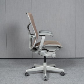 HERMAN MILLER "MIRRA" - Bürodrehstuhl mit Armlehnen | Butterfly | Cappucino