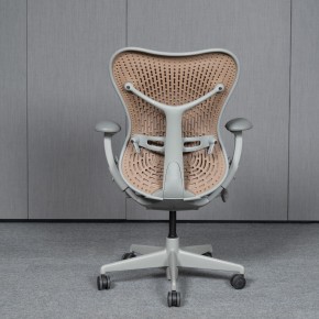 HERMAN MILLER "MIRRA" - Bürodrehstuhl mit Armlehnen | Butterfly | Cappucino