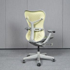 HERMAN MILLER "MIRRA" - Bürodrehstuhl mit Armlehnen | Butterfly | Grün