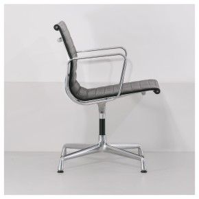 VITRA "EA 108" - drehbarer Konferenzstuhl / Leder