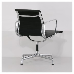 VITRA "EA 108" - drehbarer Konferenzstuhl / Leder